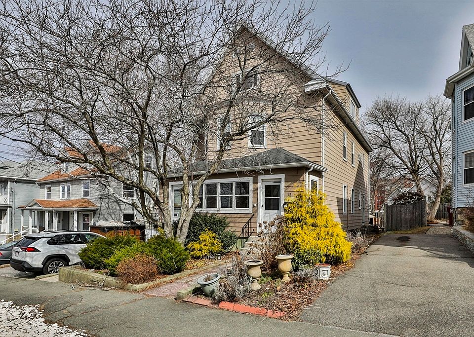 1st image of 12 Linden Rd #12