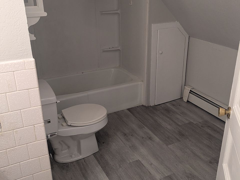 Spacious bath with new floor