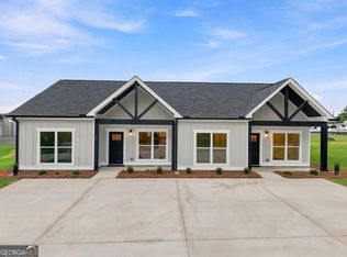 46 Clay St, Hartwell, GA 30643