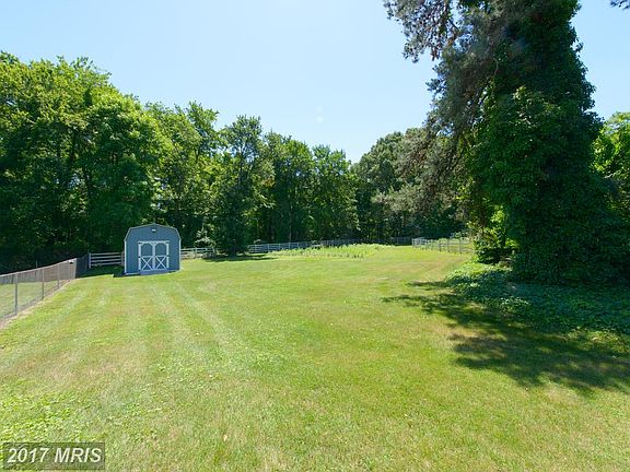 4th image of 212 Ditty Ct