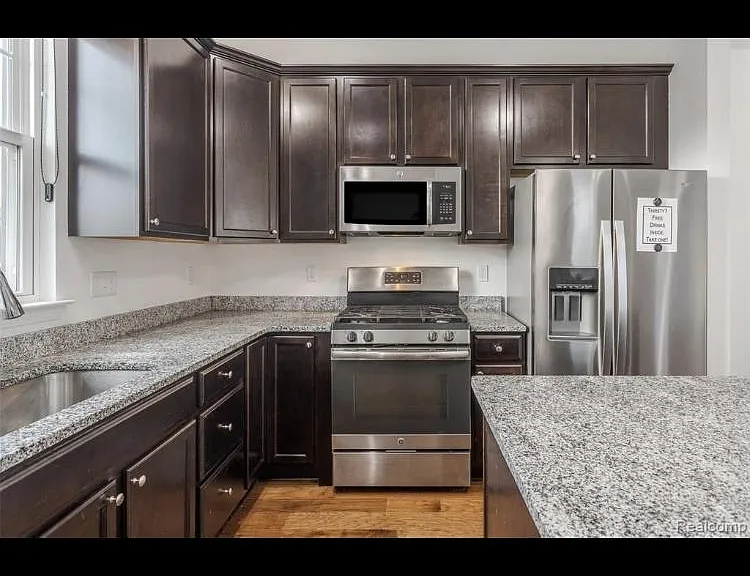 4585 Bradley Cir — Photo 5