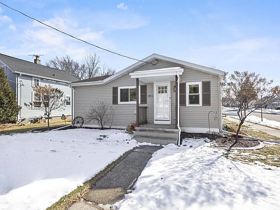 3rd image of 501 East Maple Street