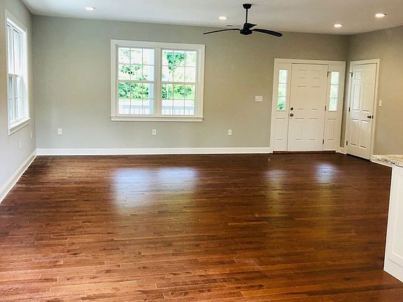 4th image of 112 Primrose Pl