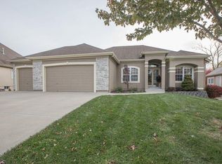 405 S Foxridge Dr, Raymore, MO 64083