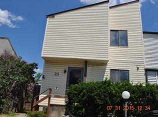 211 Chenault Ct, Dover, DE 19901