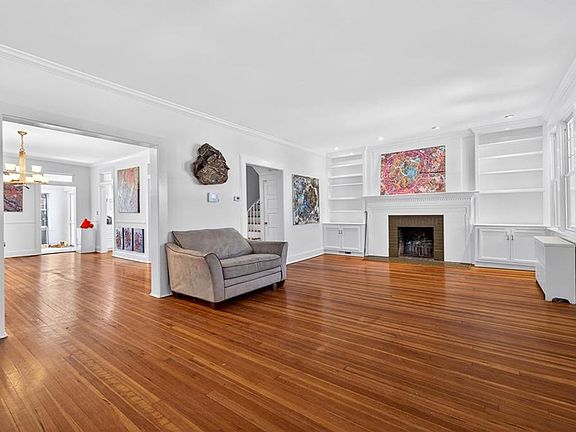 5th image of 919 Graydon Ave