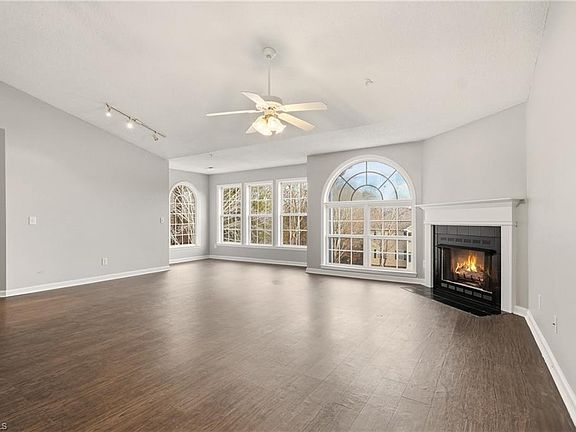 3rd image of 331 Mill Pond Dr