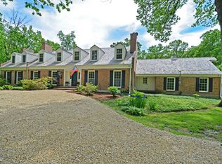 33W599 Mare Barn Ln, Wayne, IL 60184