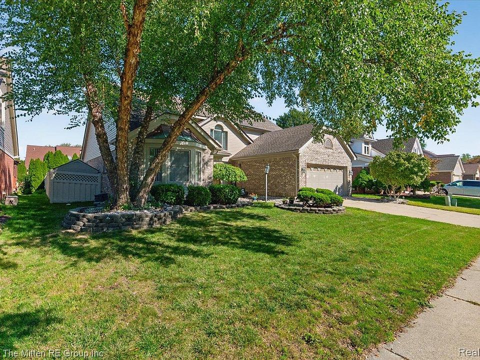 22290 Genesis Dr, photo 2
