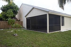 4th image of 1998 NW 35th Ter