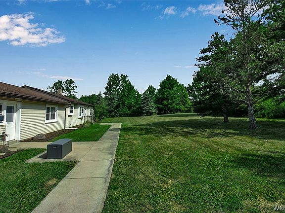 5th image of 100 Sullivan Rd