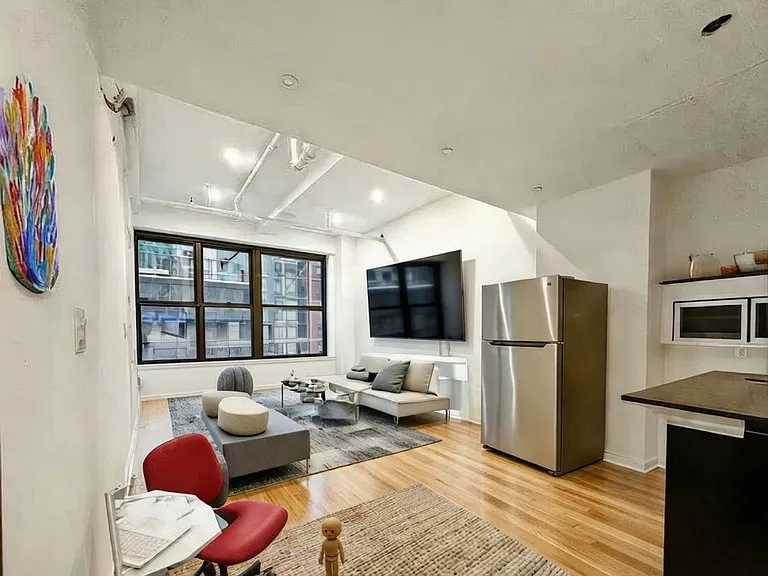 248 W 35th St #806 — Photo 1