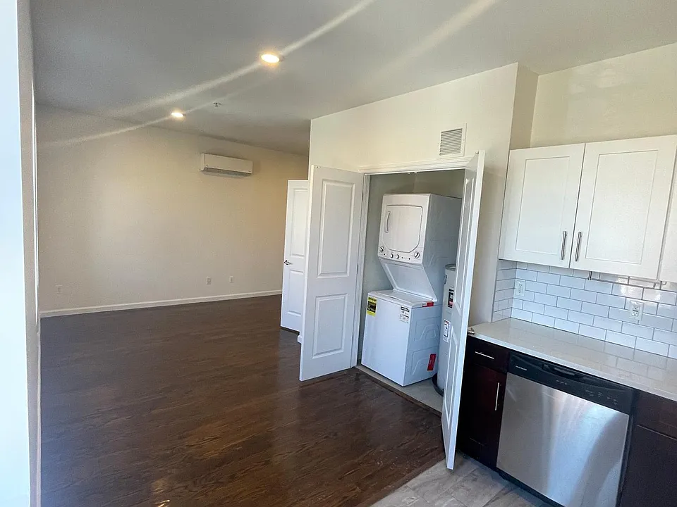 162 Gregory Ave #D2