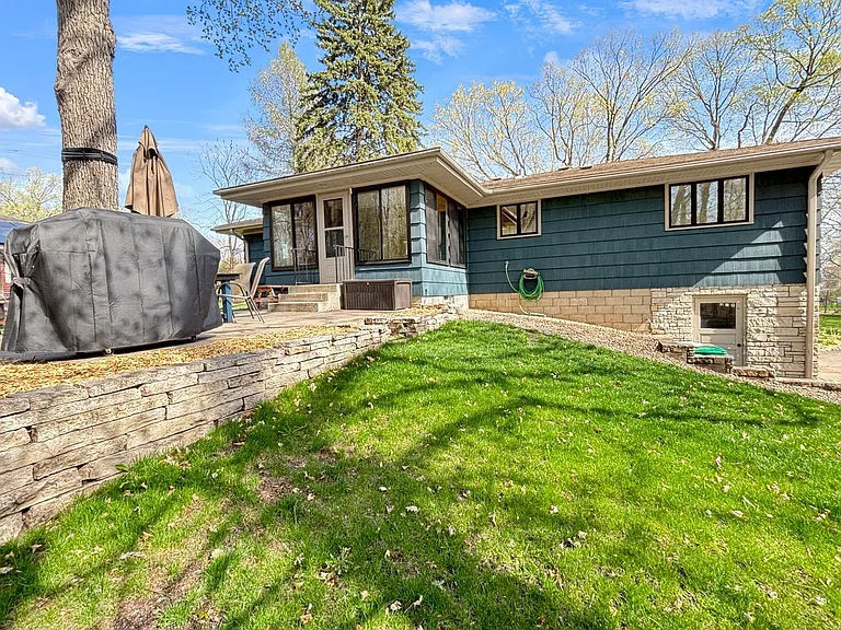 2541 Lakewood Ln — Photo 35