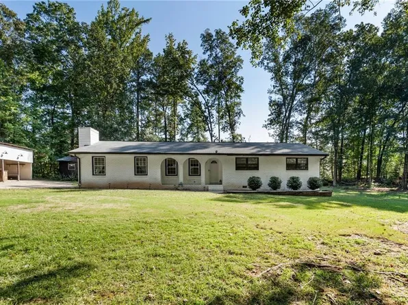 6510 Johnson Cir, Fairburn, GA 30213