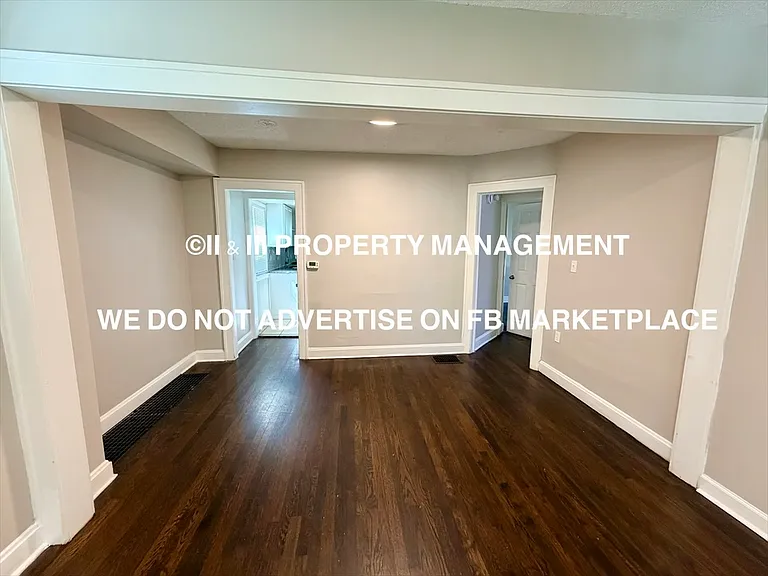 3032 Elmwood Ave — Photo 8