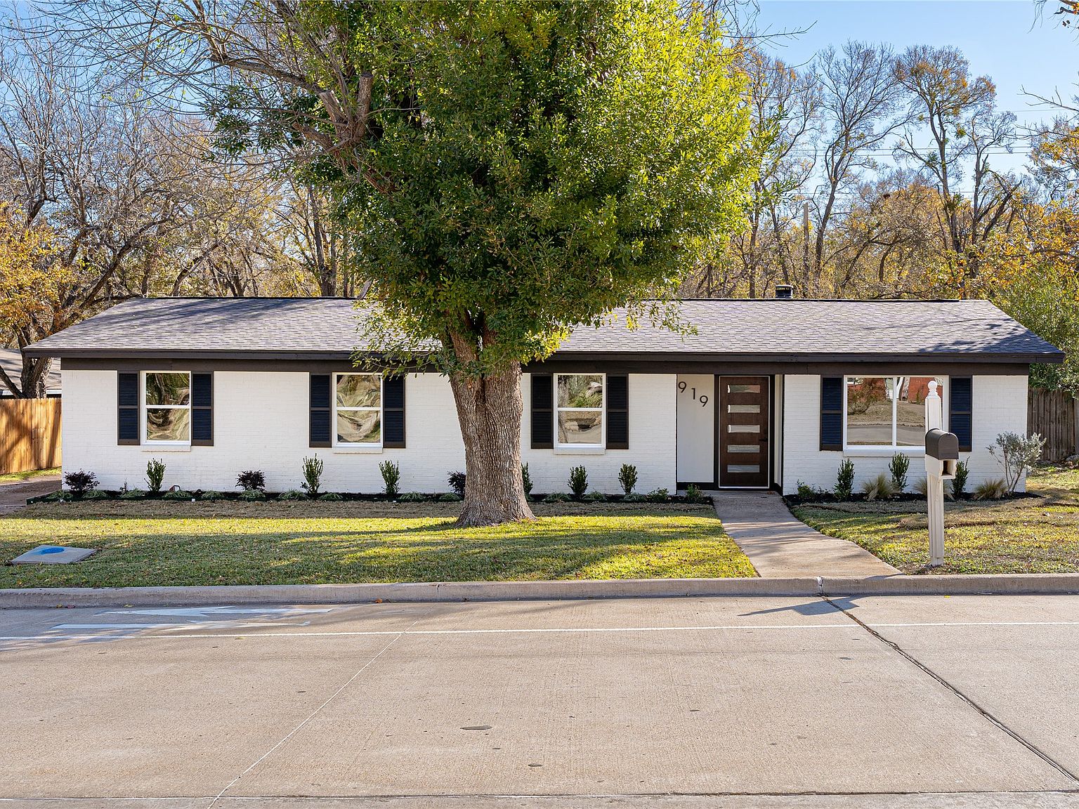 919 Fairway Rd, Woodway, TX 76712 | Zillow