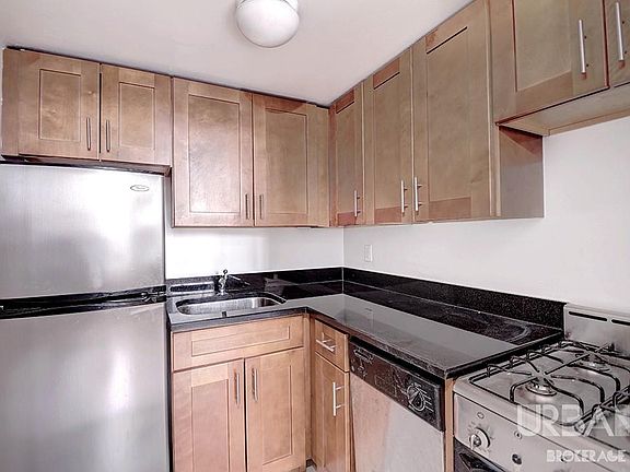 2nd image of 123 Bank St APT 540