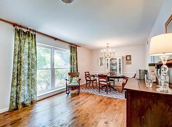 3rd image of 3565 Vancouver Dr