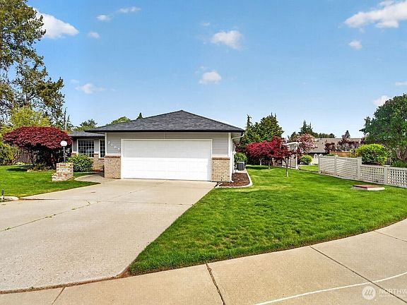 4th image of 2105 Sutton Place
