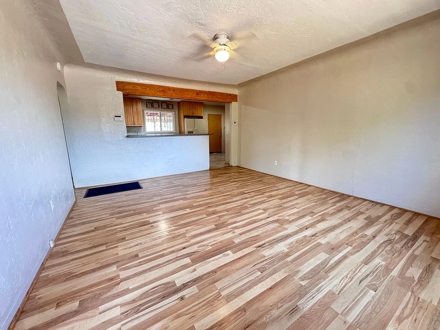 Ridgecrest 2 Bed with a great yard! — Photo 3