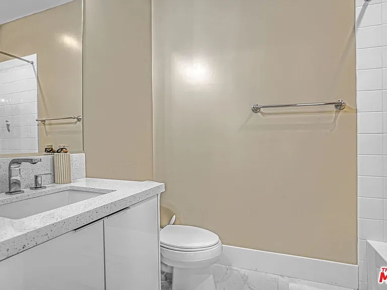 20306 W Willoughby Ln — Photo 35