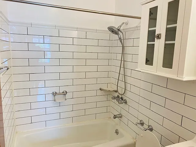 245 W 16th St #C2 — Photo 20