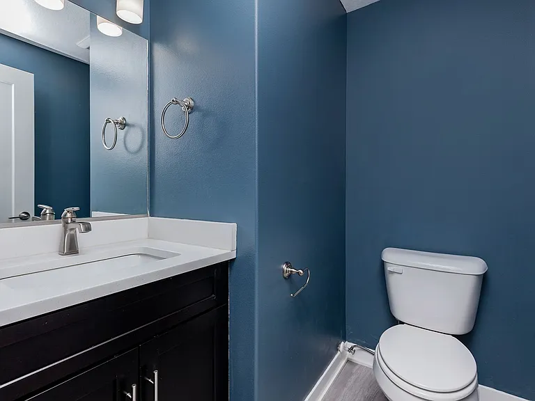 620 SE Westown Pkwy — Photo 16