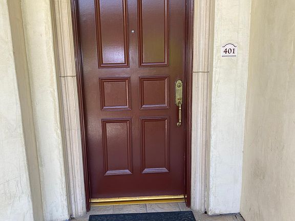 2nd image of 4252 Whitsett Ave APT 401