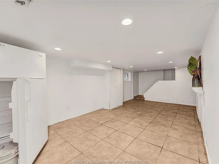 1236 Marentette Ave #LOWER — Photo 7