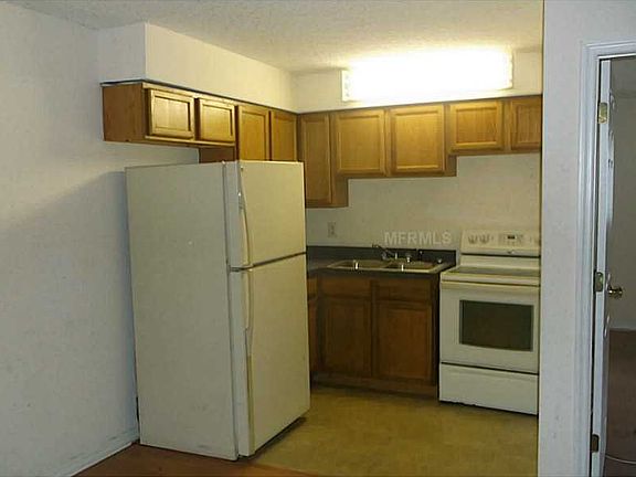 3rd image of 3710 W Cass St APT 25