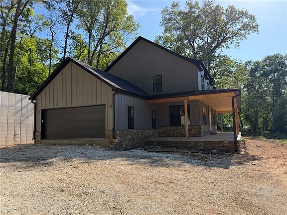 4th image of 1902 N Double Springs Rd