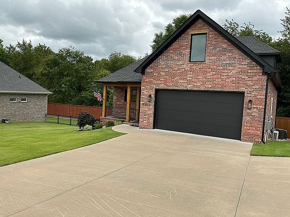 4th image of 1030 Turnberry Dr