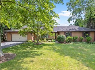 41W541 Powers Rd, Huntley, IL 60142