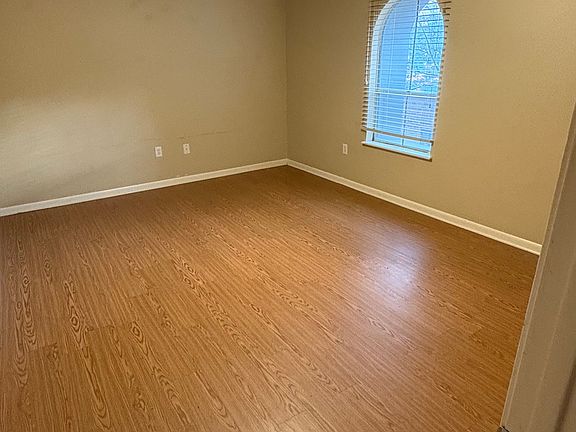 3rd image of 4503 Heyman Ln APT 216