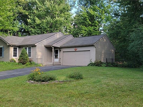 2nd image of 100 Niblick Cir