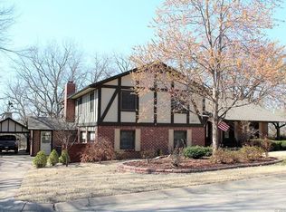1311 Cherokee Hills Dr, Bartlesville, OK 74006