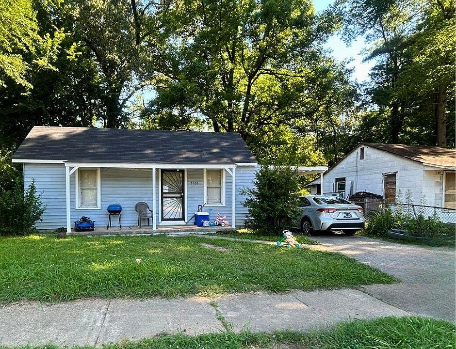 2nd image of 2008 Whitney Ave