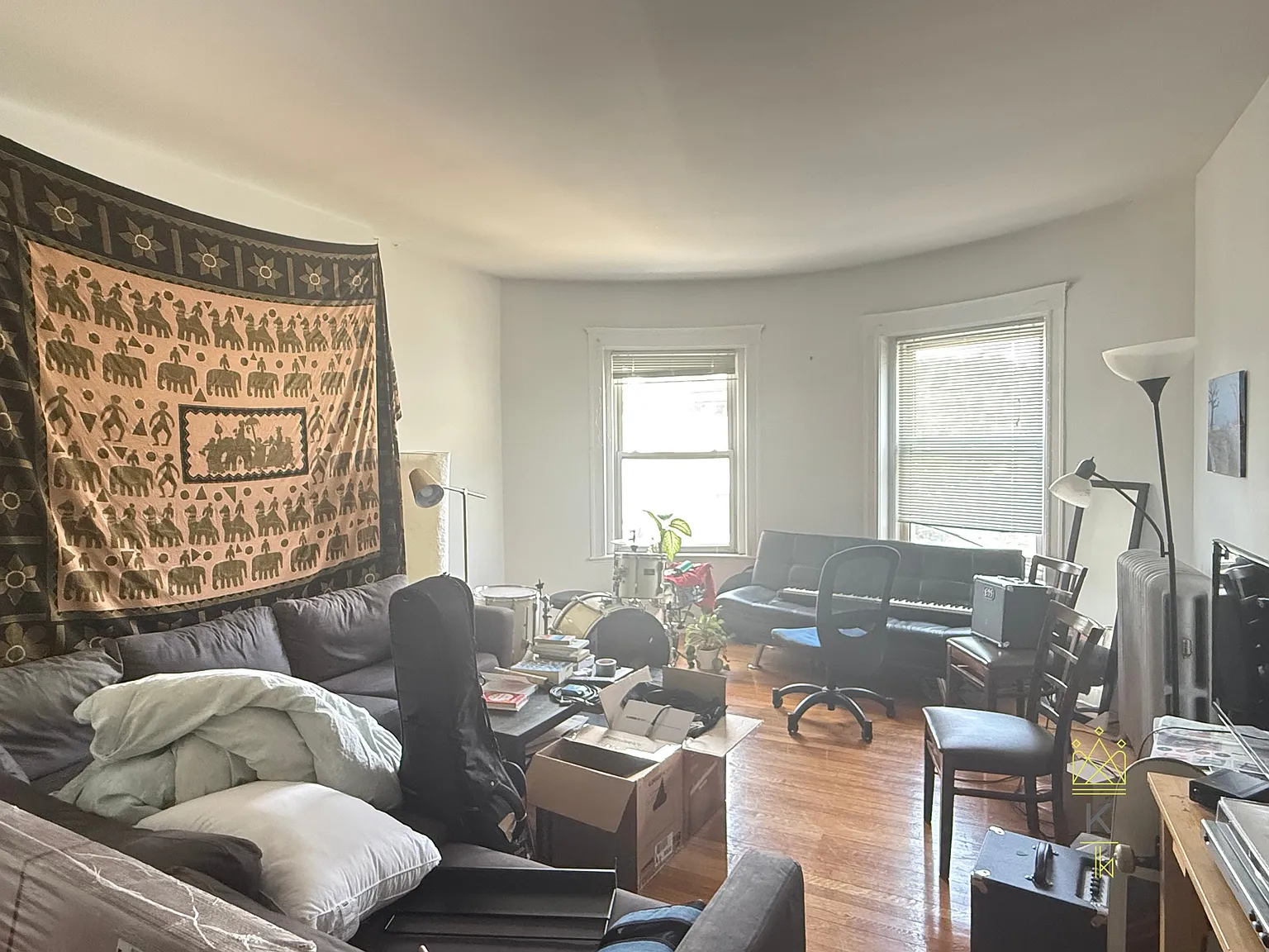 3 bed, 1.0 bath, 1400 sqft, $3,900 — Photo 1