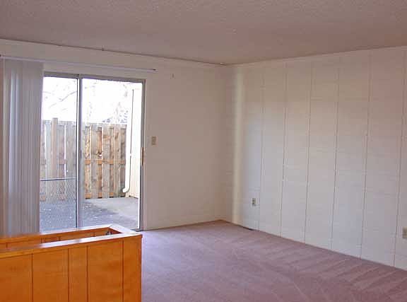 2nd image of 827 Poly Dr APT 3