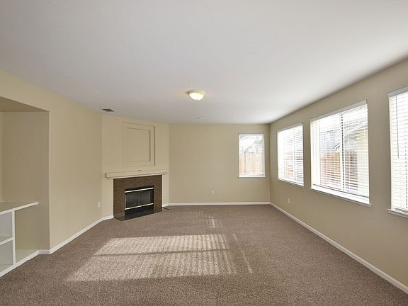 4th image of 1806 Lowe Dr