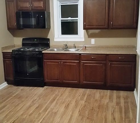 2nd image of 334 W Calthrop Ave