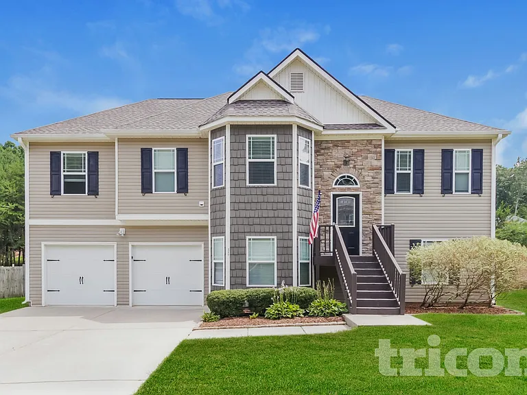 217 Arbor Dr — Photo 1