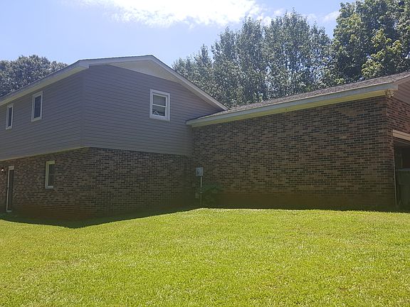 5th image of 408 Jameson Dr