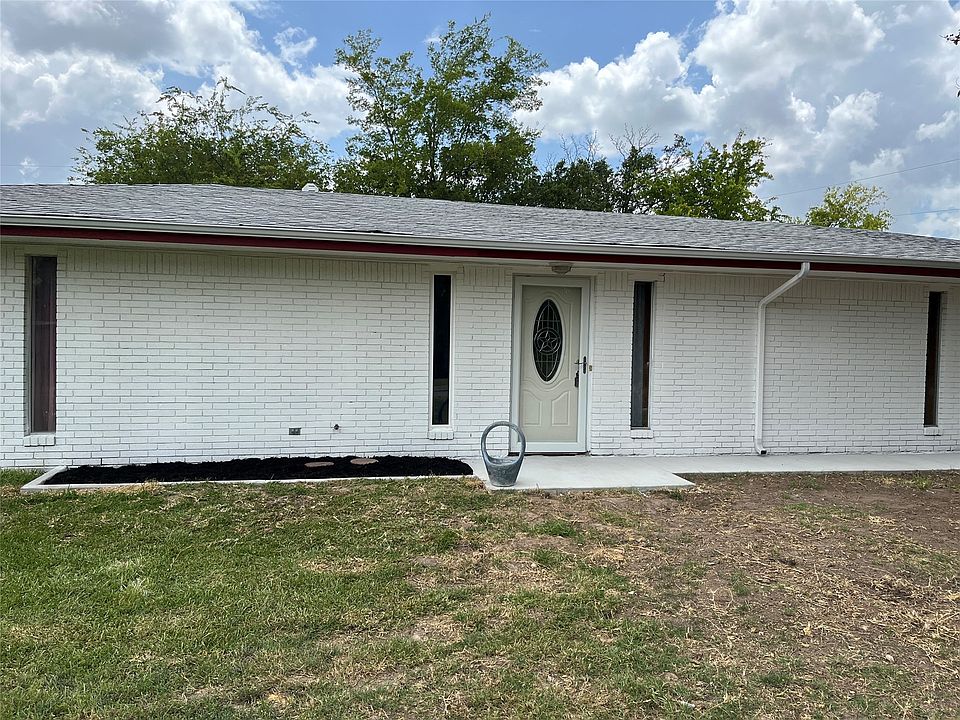 1st image of 110 Circle Dr