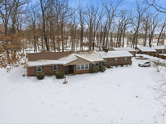 3rd image of 40 Iron Mountain Rd W