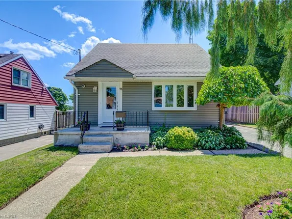 93 Stewart Ave, Cambridge, ON N1R 2V1