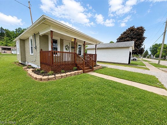 2nd image of 2127 Hoge Ave