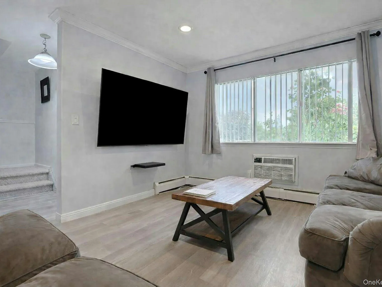 3 bed, 1.5 bath, 1800 sqft, $3,500 — Photo 4