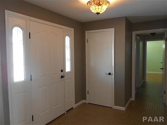 2nd image of 2932 N Parkwood Dr